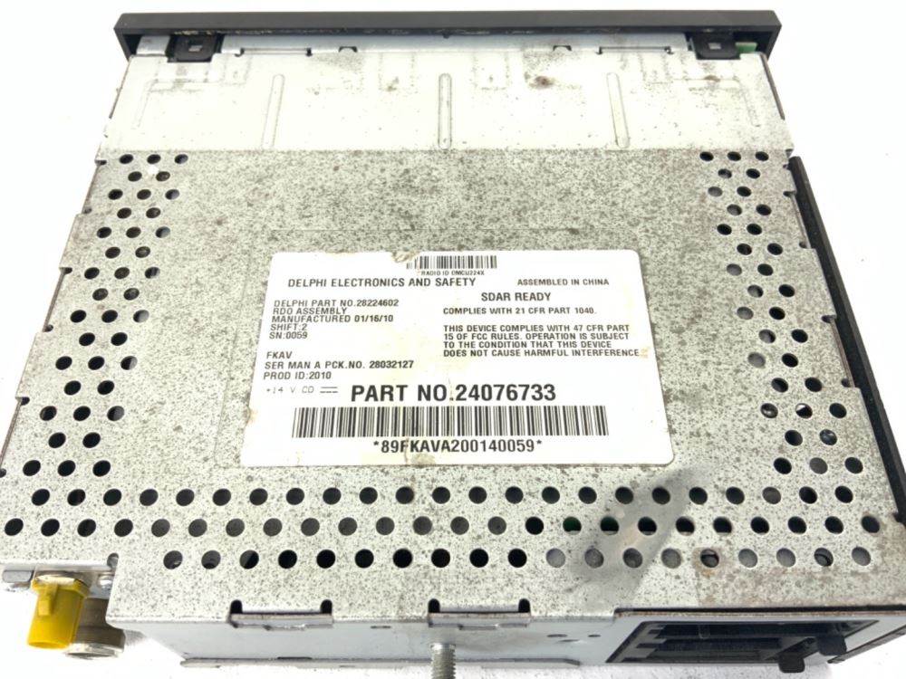 Used International 24076733 AM/FM/CD radio, photo 3