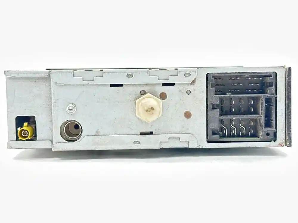 Used International 28478914 AM/FM/WB/CD bluetooth radio, photo 2