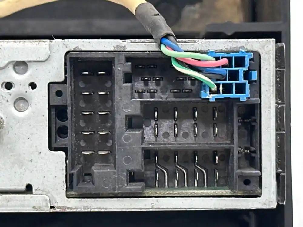 Mack 21889625 AM/FM/WB/CD bluetooth radio from 2015 Mack CXU613, used - view 3 of 5