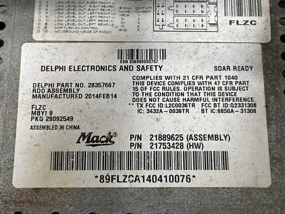 Mack 21889625 AM/FM/WB/CD bluetooth radio from 2015 Mack CXU613, used - view 5 of 5