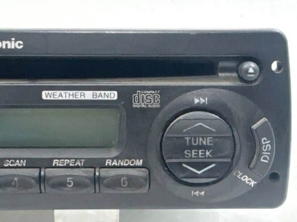 Used Peterbilt CQ-5301U 3A AM/FM/WB/CD radio, photo 2