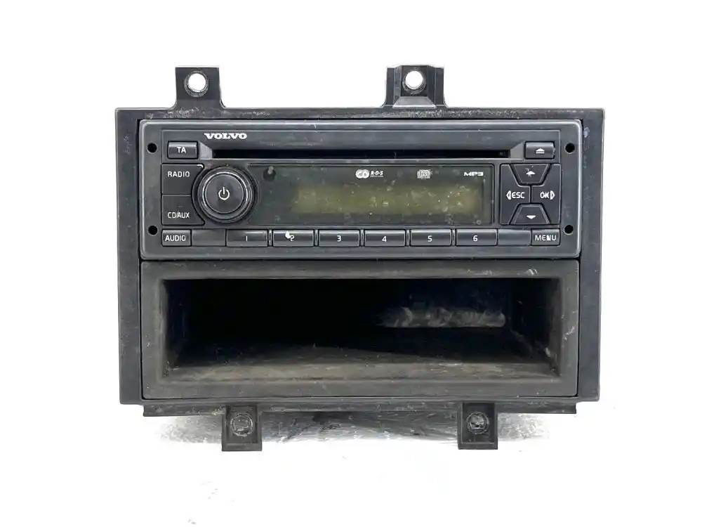 Used Volvo 21753352 AM/FM/WB/CD radio, photo 1