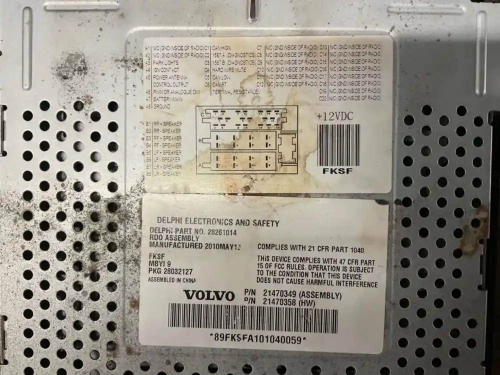 Volvo 21470349 AM/FM/CD radio from 2011 Volvo VNM, used - view 5 of 6