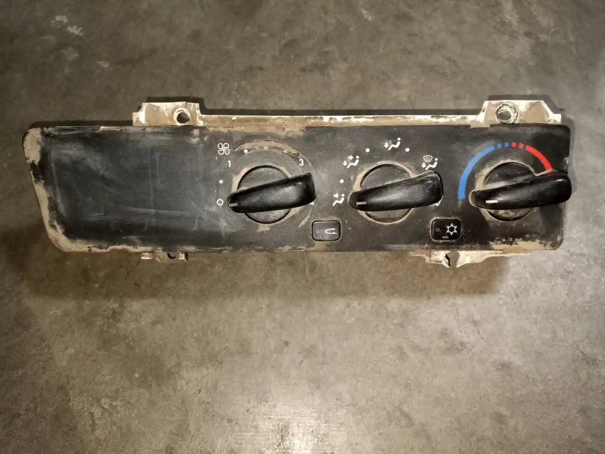 Freightliner A22-54708-212 heater control panel from 2005 Freightliner Columbia 120, used