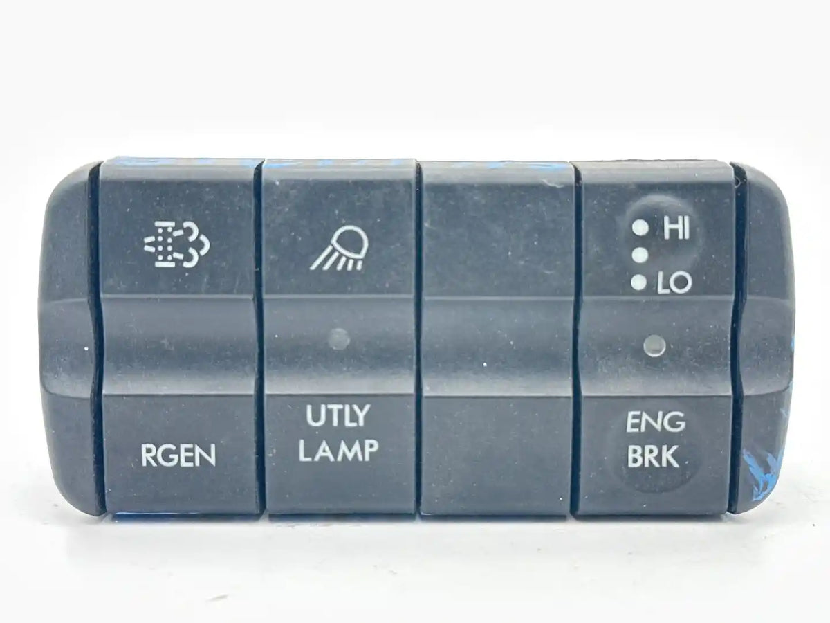Freightliner A06-60973-000 dash switch pack (regen / utility lamp / engine brake) from 2013 Freightliner Cascadia 125, used