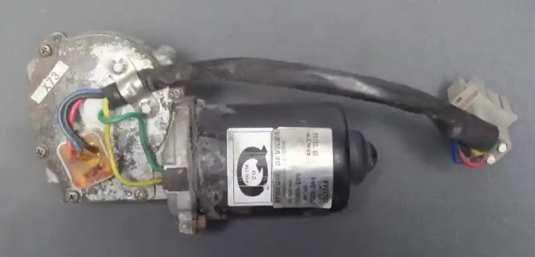 Kenworth E-008-109 windshield wiper motor from 2013 Kenworth T700, used