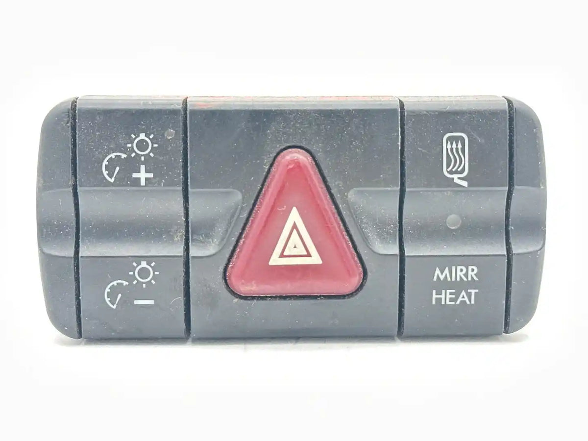 Freightliner A0660972009 dash switch pack (hazard / mirror heat) from 2015 Freightliner Cascadia 125, used