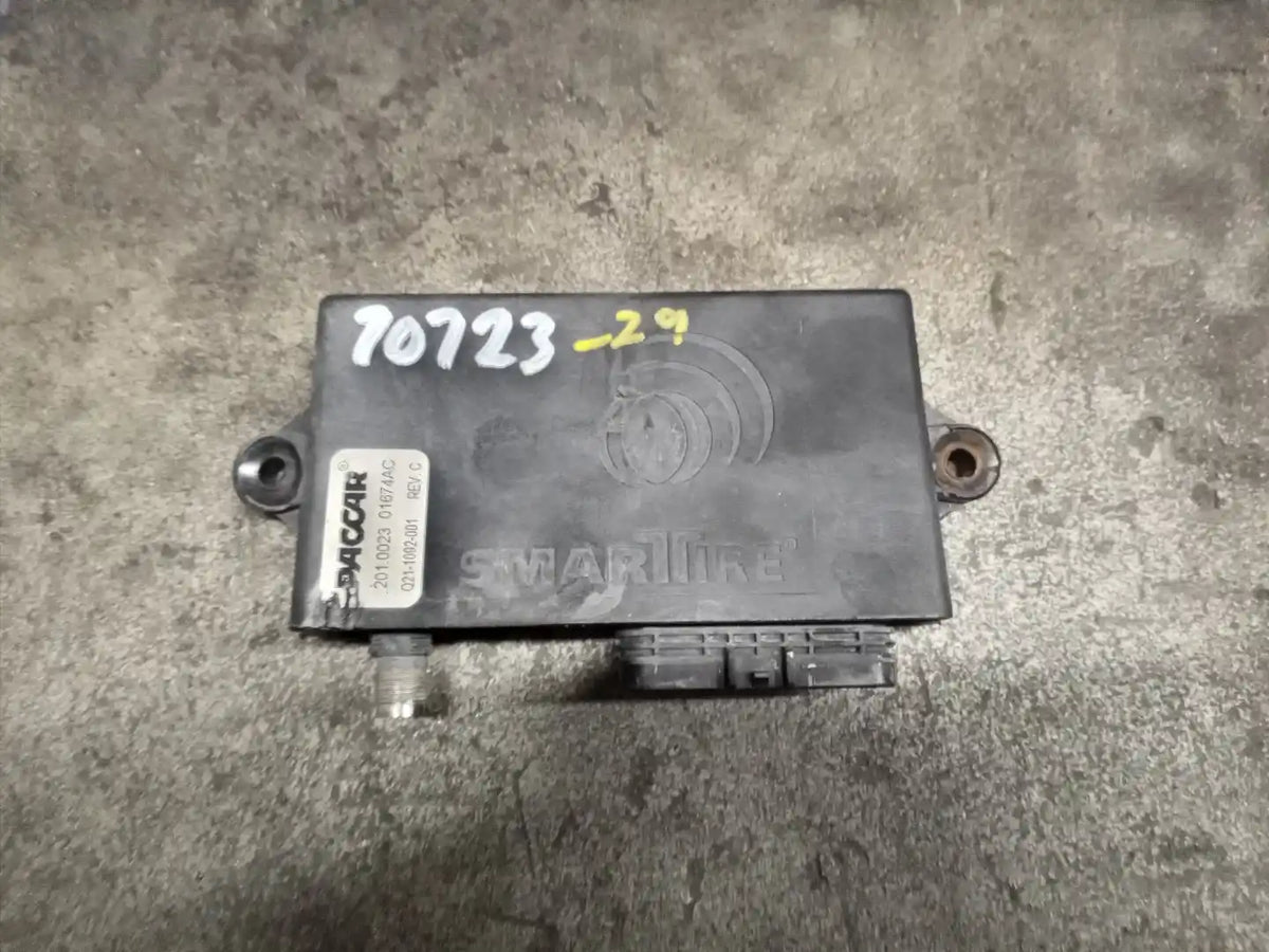 Kenworth Q21-1092-001 tire pressure monitoring receiver from 2015 Kenworth T680, used
