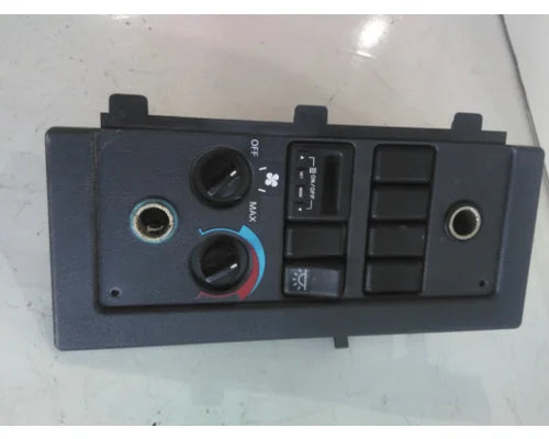Used Volvo 8083023 sleeper dash panel with temperature control & clock, photo 1