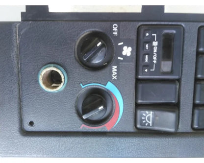 Used Volvo 8083023 sleeper dash panel with temperature control & clock, photo 2