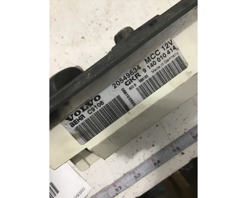 Used Volvo 20549634 heater & A/C control panel, photo 2