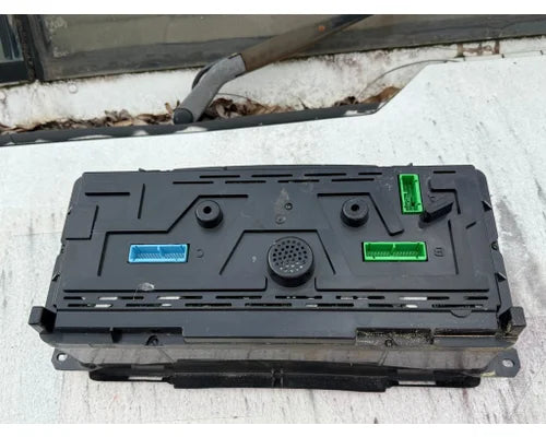 Volvo 21844839-P01 instrument cluster from 2015 Volvo VNL, used - view 2 of 4