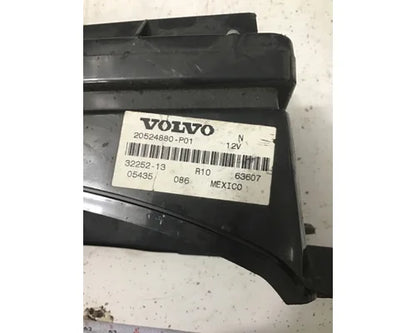 Volvo 20524880 instrument cluster from 2006 Volvo VN, used - view 2 of 6