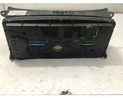 Volvo 20524880 instrument cluster from 2006 Volvo VN, used - view 3 of 6