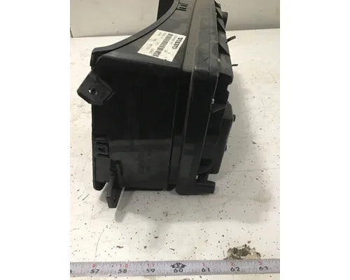 Volvo 20524880 instrument cluster from 2006 Volvo VN, used - view 4 of 6