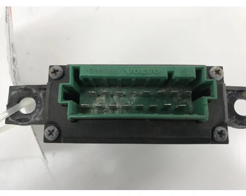 Volvo 20823951 wiper control module from 2007 Volvo VNL, used - view 2 of 2