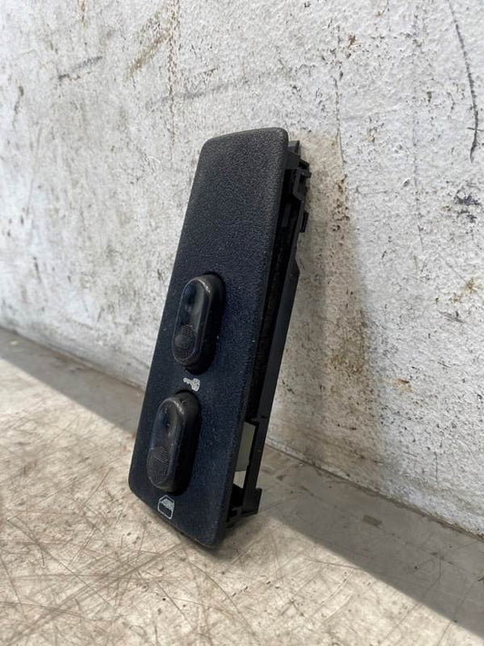 Freightliner 16915482 power window switch (RH) from 2015 Freightliner Cascadia 125, used