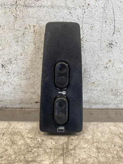 Freightliner 16915482 power window switch (RH) from 2015 Freightliner Cascadia 125, used - view 2 of 7