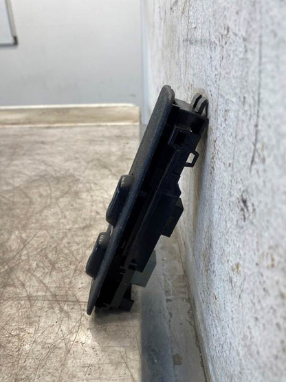 Freightliner 16915482 power window switch (RH) from 2015 Freightliner Cascadia 125, used - view 3 of 7