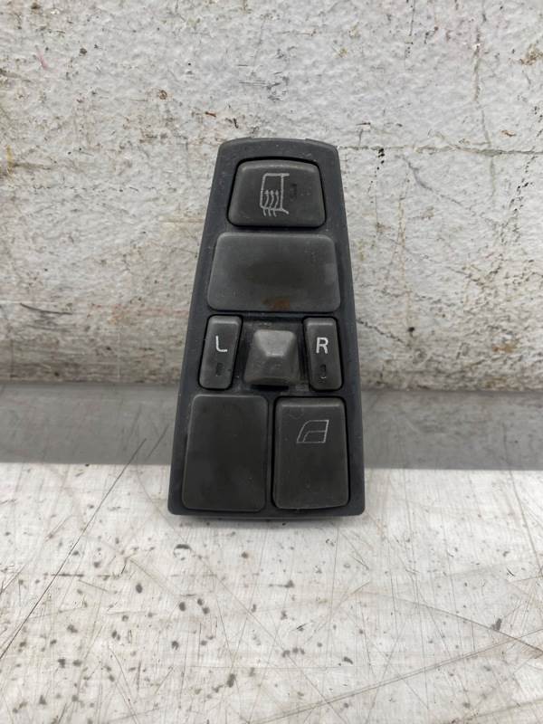 Volvo 20752922 power window switch (LH) from 2004 Volvo VNL Gen 2, used - view 2 of 7