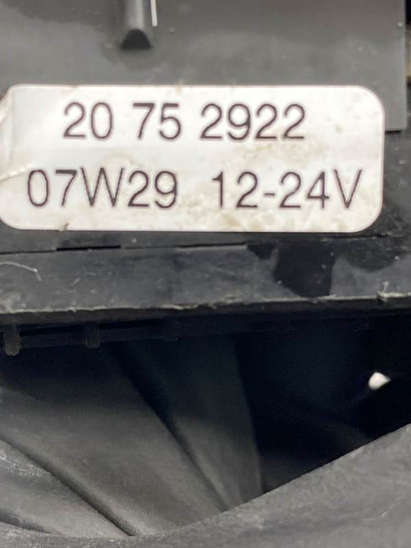 Volvo 20752922 power window switch (LH) from 2004 Volvo VNL Gen 2, used - view 7 of 7