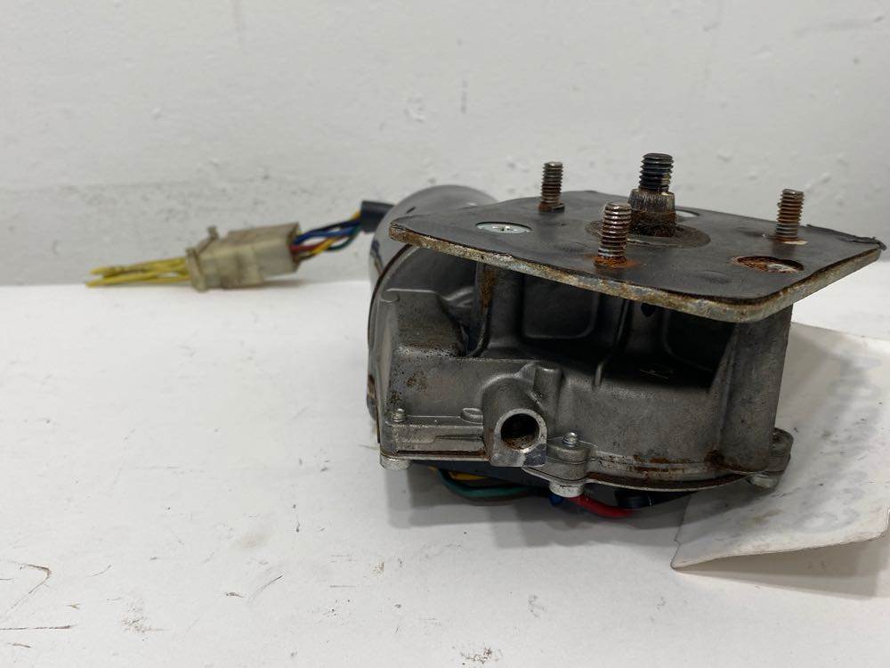 Freightliner E006089 windshield wiper motor from 2000 Freightliner FL70, used - view 4 of 4