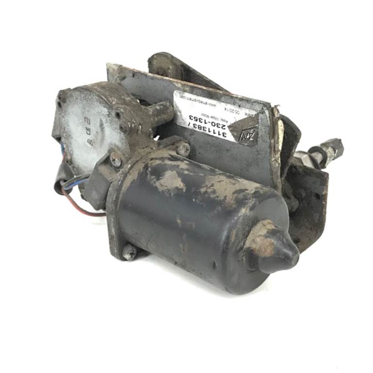Freightliner 230-1353 windshield wiper motor from 2005 Freightliner MT45, used