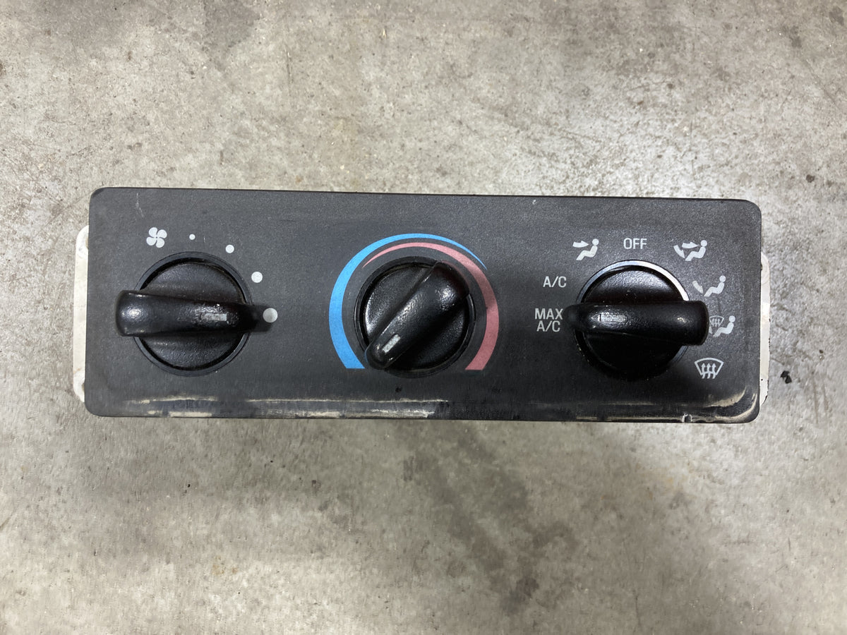 Ford F81H-19-F764-A heater / A/C temperature control from 2000 Ford F650, used
