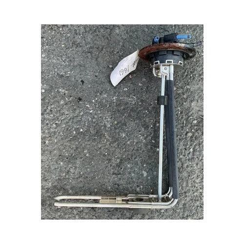 Freightliner 04-30798-000 DEF level sensor removed from a 2014 Freightliner Cascadia 125, used