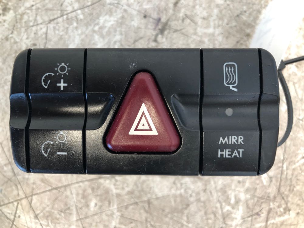 Freightliner 0666443002 switch panel from 2014 Freightliner Cascadia, used