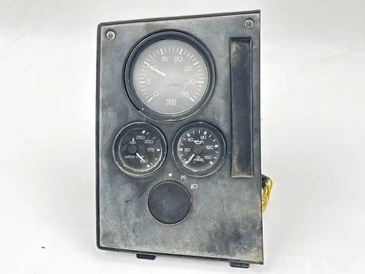 Freightliner 10A988-CCW instrument cluster from 2007 Freightliner FC80 Cargo, used