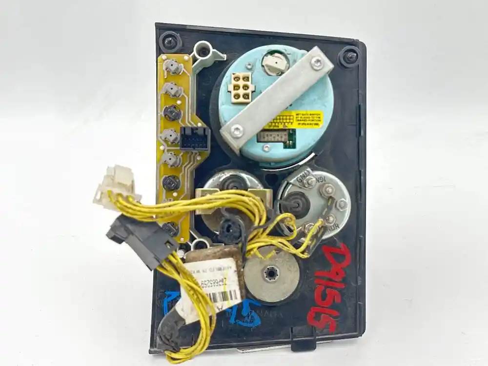 Freightliner 10A988-CCW instrument cluster from 2007 Freightliner FC80 Cargo, used - view 2 of 4