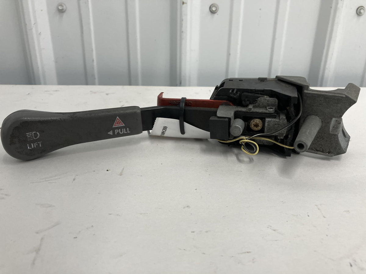 Freightliner 170623A turn signal / column switch from 2001 Freightliner Columbia 120, used
