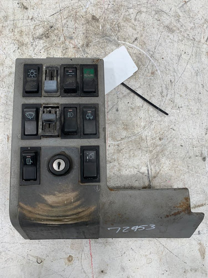 Freightliner 2241355000 switch panel from 1996 Freightliner FL70, used