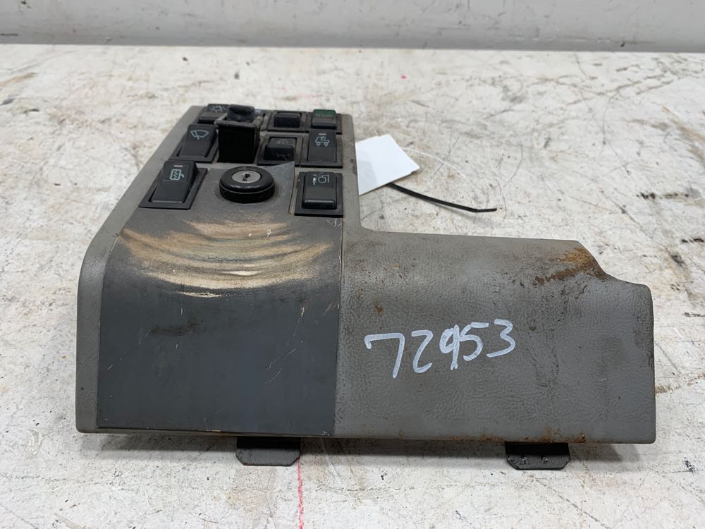 Freightliner 2241355000 switch panel from 1996 Freightliner FL70, used - view 2 of 6