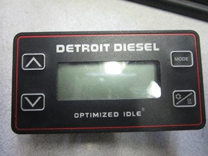 Freightliner 23524330 optimized idle display module from 2005 Freightliner Century, used