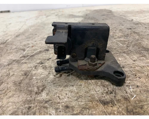 Freightliner 23531964 EGR pressure sensor from 2004 Freightliner Century Class 120, used - view 2 of 4