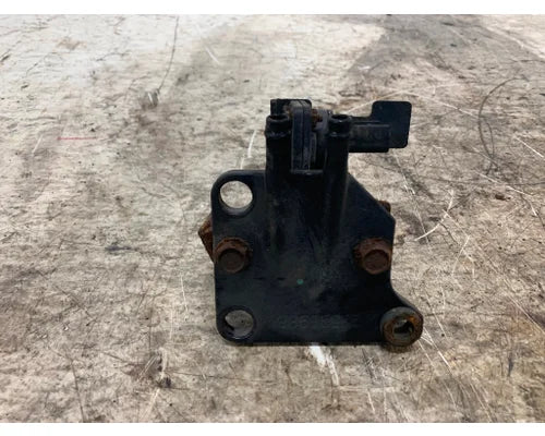 Freightliner 23531964 EGR pressure sensor from 2004 Freightliner Century Class 120, used - view 3 of 4