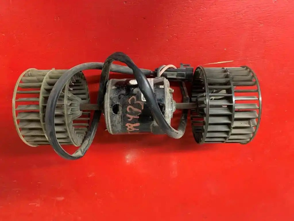 Freightliner 2809-820-016 HVAC blower motor from 1998 Freightliner FLD120, used