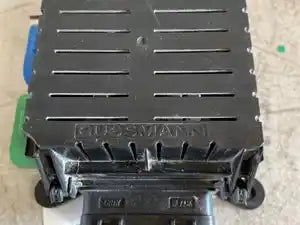 Freightliner 31002-9 fuse box / power distribution module from 2005 Freightliner Columbia 120, used