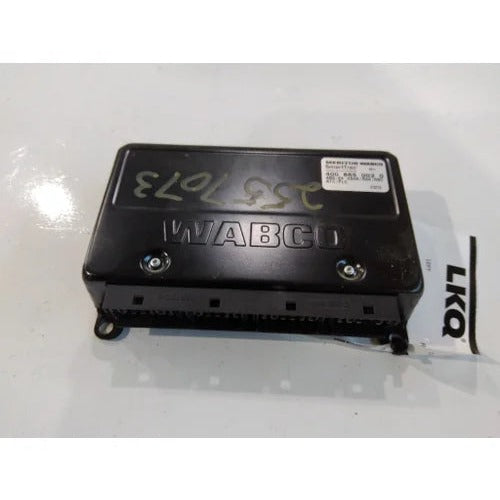 Freightliner 400-865-002-0 ABS control module from 2012 Freightliner Cascadia 113, used