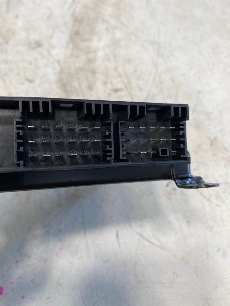 Freightliner 4460046390 ABS control module from 2015 Freightliner Cascadia, used - view 2 of 5