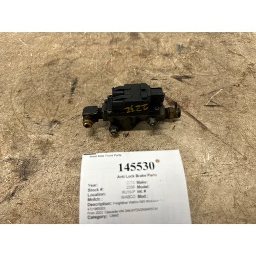 Freightliner 4721965003 wabco abs modulator solenoid valve removed from a 2013 Freightliner, used