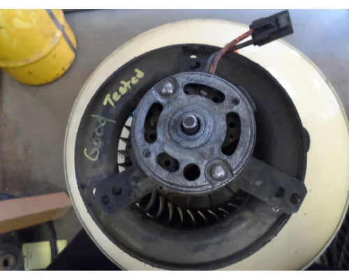 Freightliner 61001202 HVAC blower motor from 2003 Freightliner Columbia 120, used - view 3 of 4