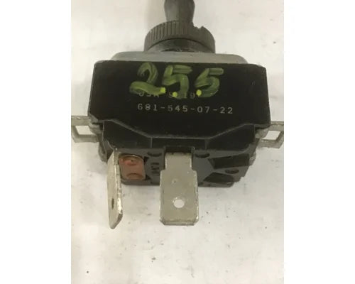 Freightliner 681-545-07-22 toggle switch from 2012 Freightliner, used