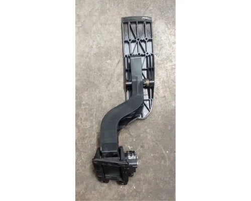Freightliner A01-31219-000 accelerator pedal with position sensor from 2009 Freightliner Cascadia, used - view 4 of 5