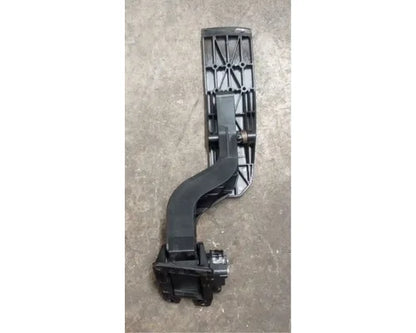 Freightliner A01-31219-000 accelerator pedal with position sensor from 2009 Freightliner Cascadia, used - view 4 of 5