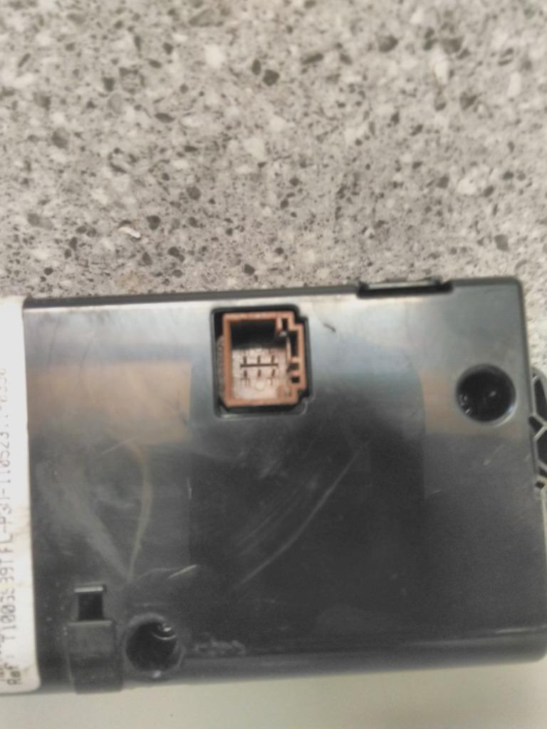 Freightliner A01-60645-101 cab temperature control panel from 2012 Freightliner Cascadia 113, used - view 2 of 4