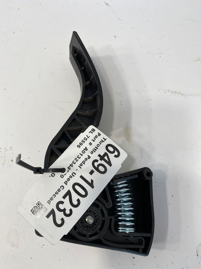 Freightliner A0132344000 throttle pedal from 2013 Freightliner School Bus, used - view 2 of 4