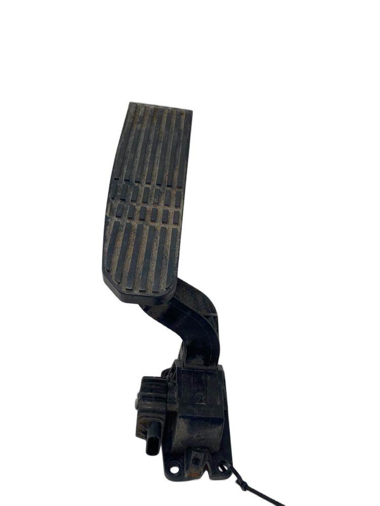 Freightliner A0133070000 throttle pedal assembly from 2015 Freightliner Cascadia, used - view 3 of 4